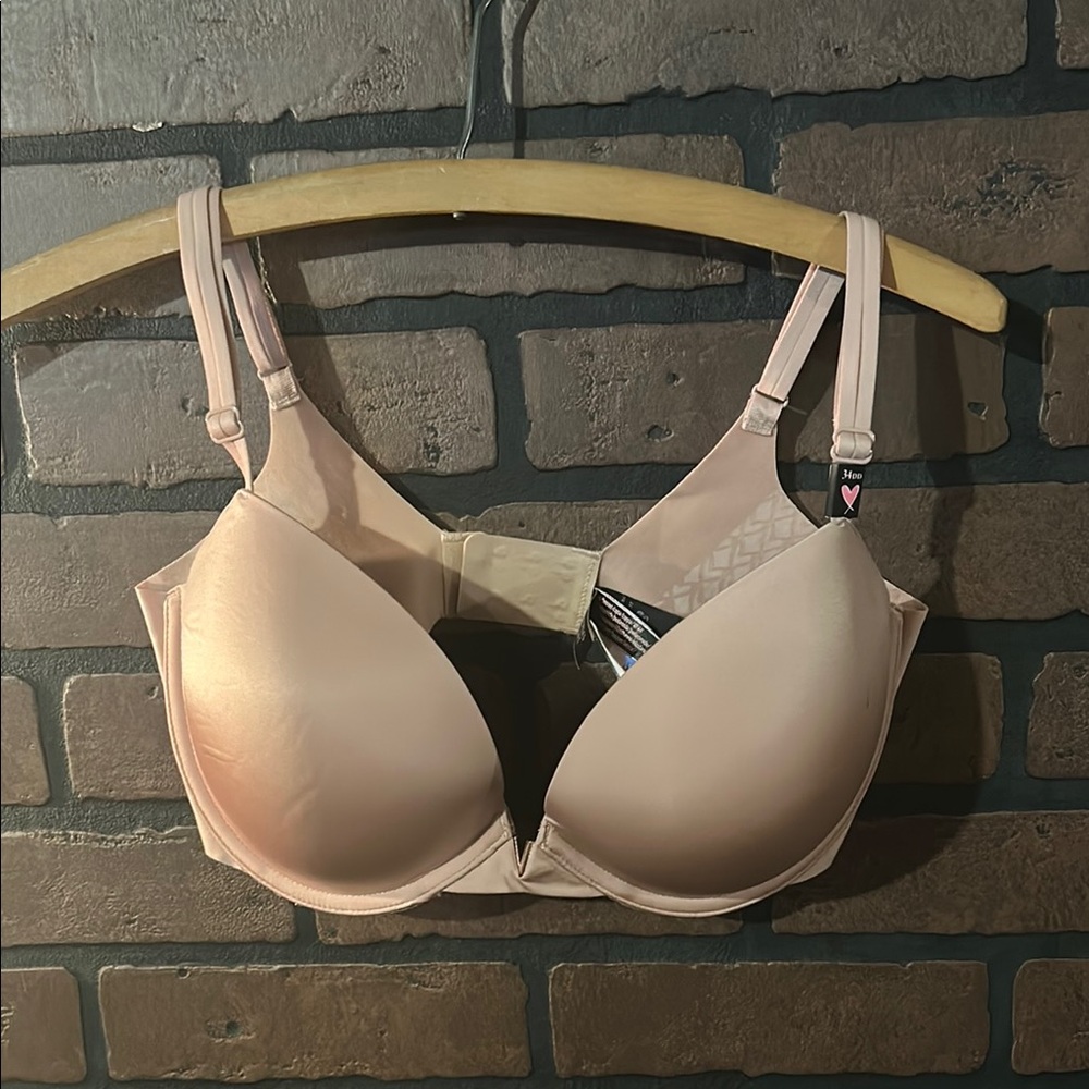 NWT Victoria’s Secret Nude Bra 34 DD